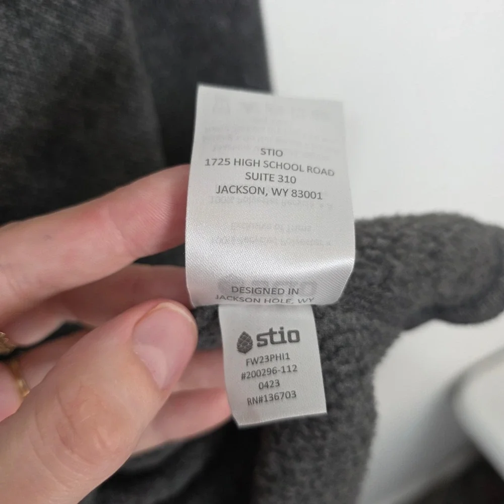 Stio Men's Gray Wilcox Fleece Half Zip Outdoor Sweater Jacket Pullover Size L